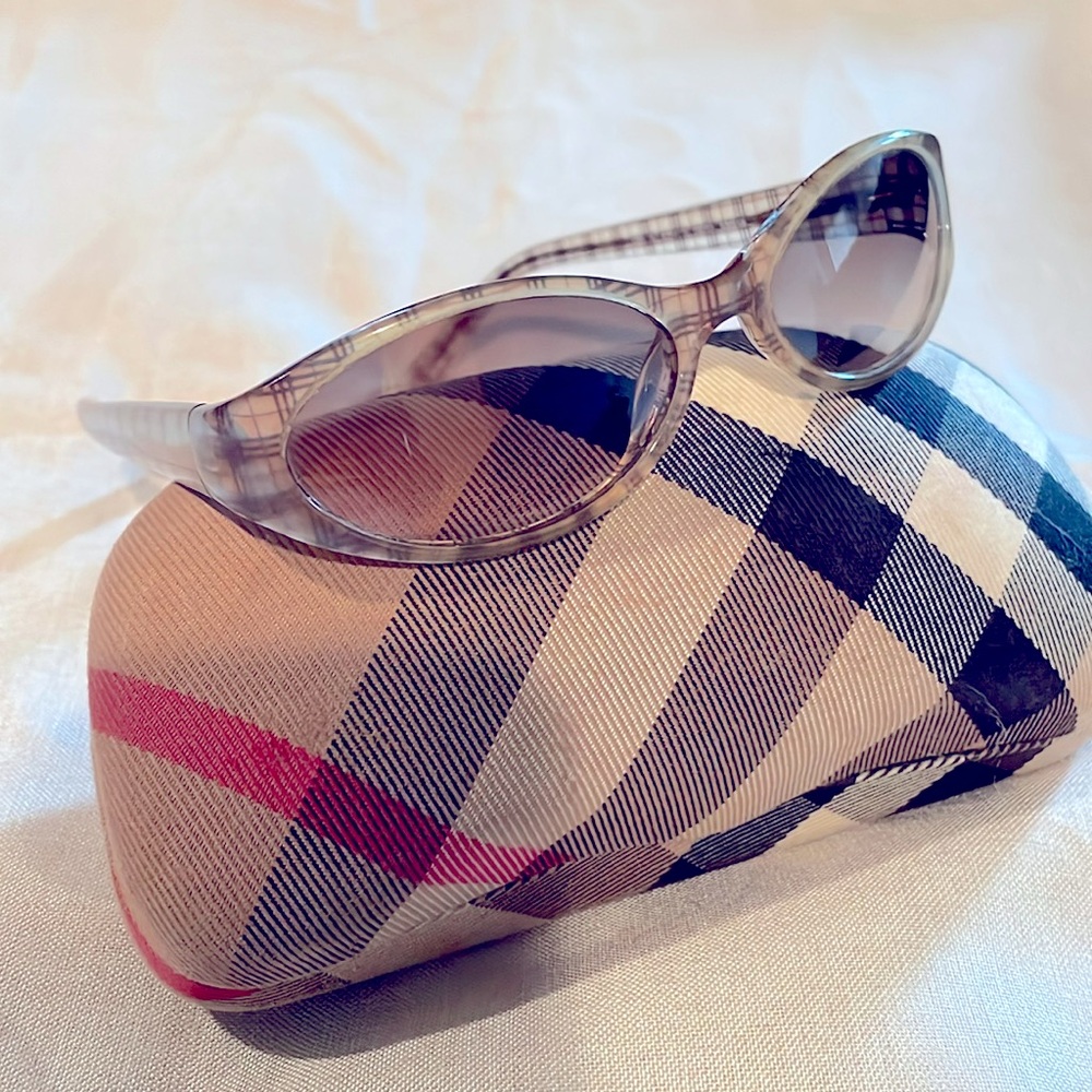 Vintage Burberry By Safilo B8364/S Women's Oval Sunglasses & Case